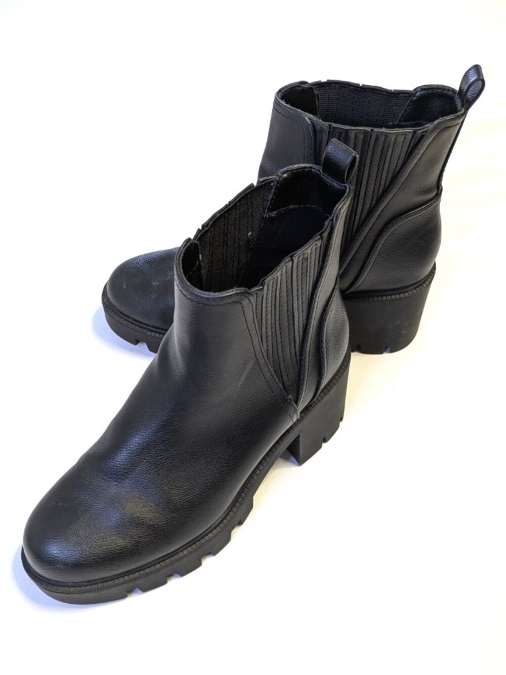 Black Dolce Vita Ankle Boots - Women's 8 - DV Noel Chunky Lug Ribbed Chelsea